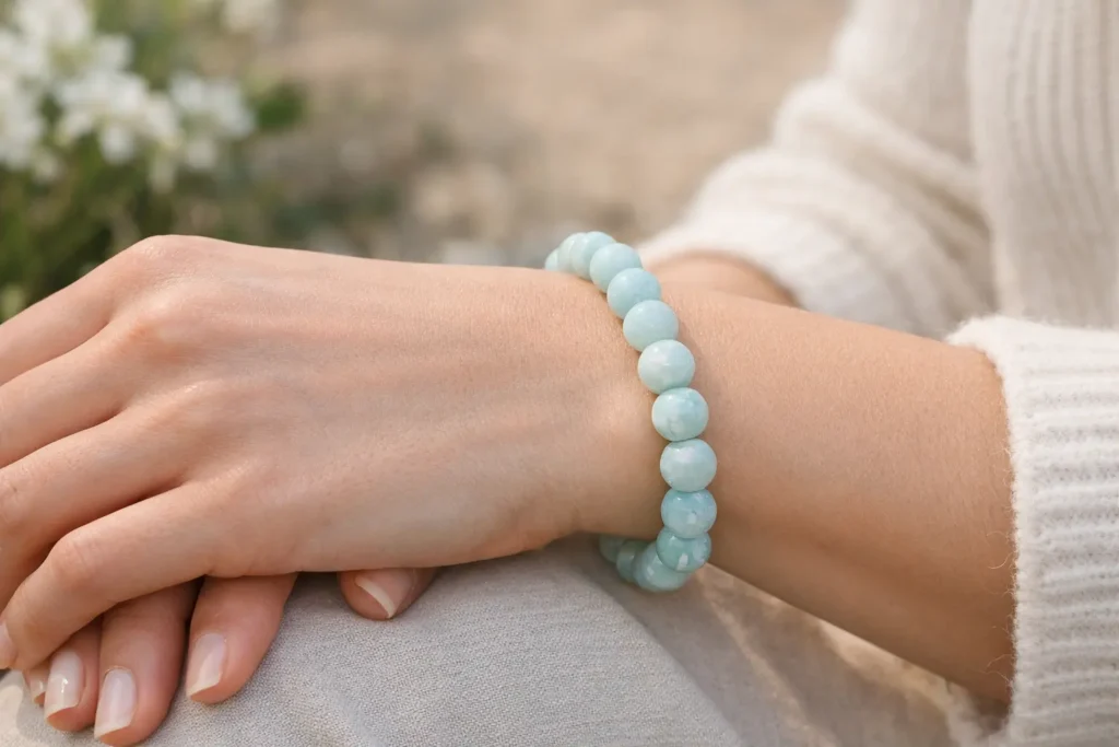 Bracelet en Amazonite Bleue – Apaiser les émotions avec douceur